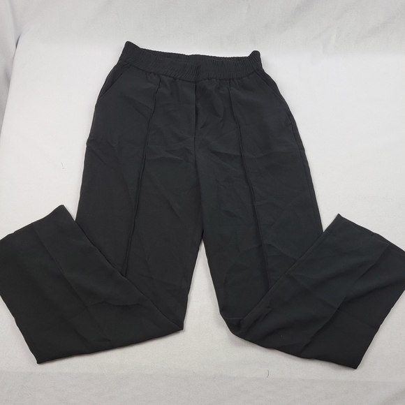 NWOT H&M crease front elastic waist high-waisted tapered leg black pant - Picture 3 of 8